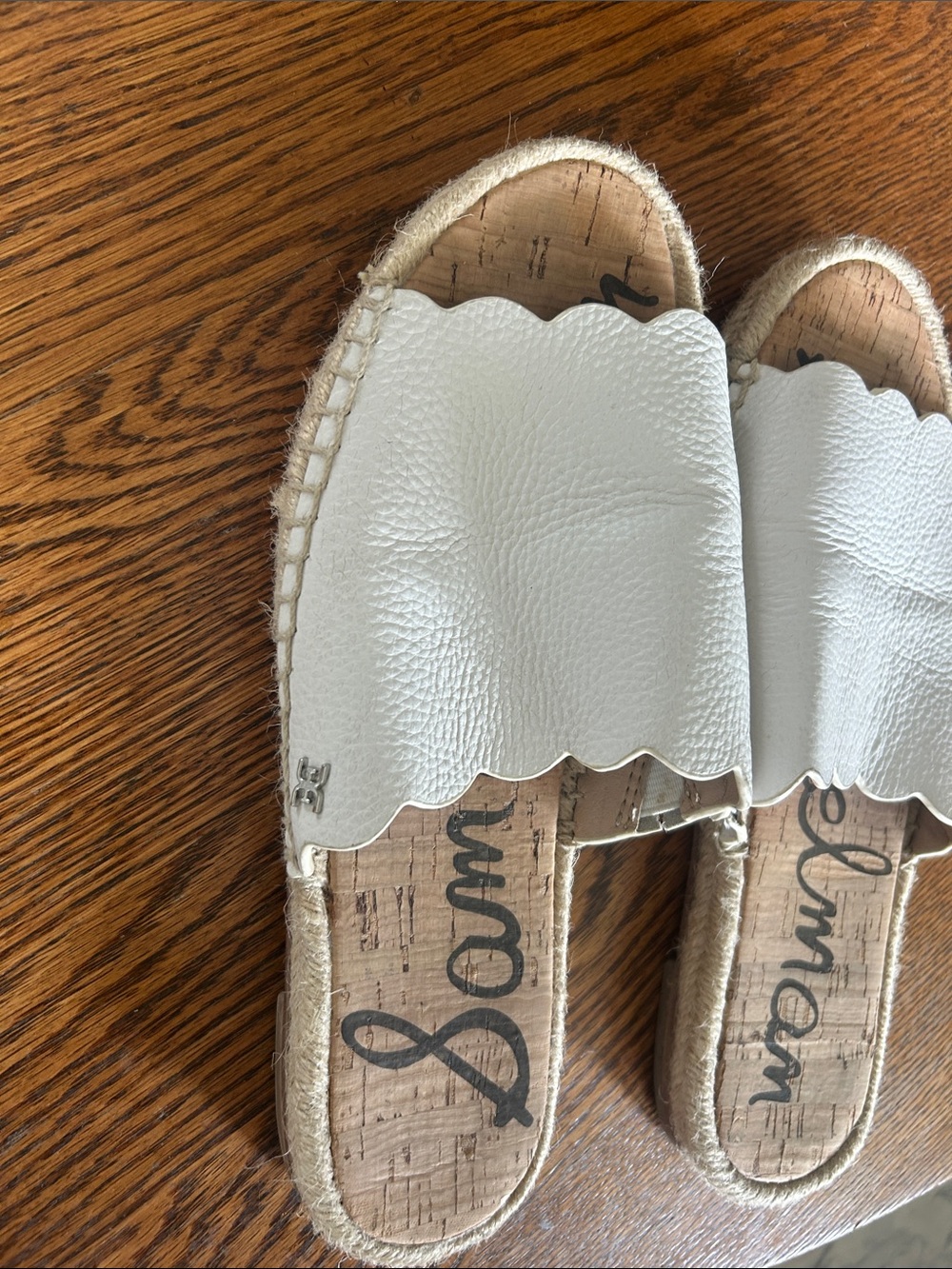 Sam Edelman White Scalloped Leather Slide Mules - Picture 3 of 4